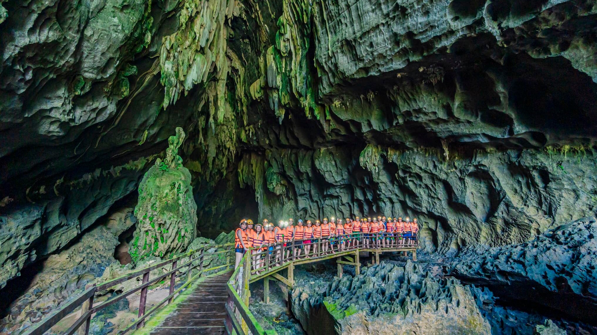 tour-du-lich-song-chay-hang-toi
