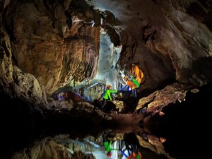 Tour hang Chà Lòi 2 Ngày 1 Đêm